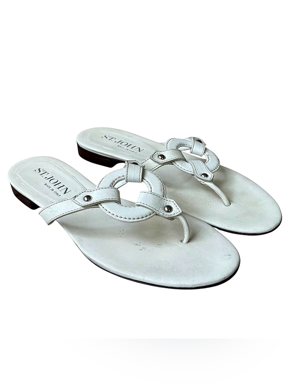 ST. JOHN Bone Leather Thong Sandals